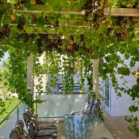 アパート Abelia, Two Terraces, Hot Tub, Free Parking